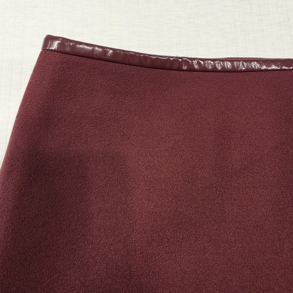 White House Black Market Maroon Faux Suede Boot Skirt Size 10 NWT Smart Casual - Picture 3 of 12